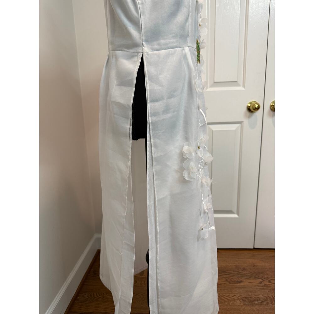 VII Modern Ao Dai Vietnamese Dress in White - Picture 5 of 9